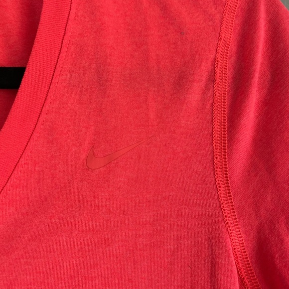 NIKE DryFit Pink Vneck XS - Picture 2 of 4